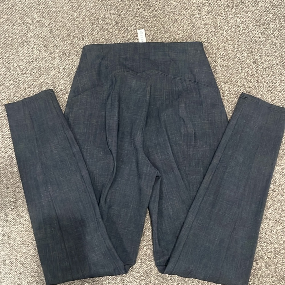 Lululemon Here to There High-Rise 7/8 Pant
Crosshatch Texture Black Multi /Black - Picture 3 of 6